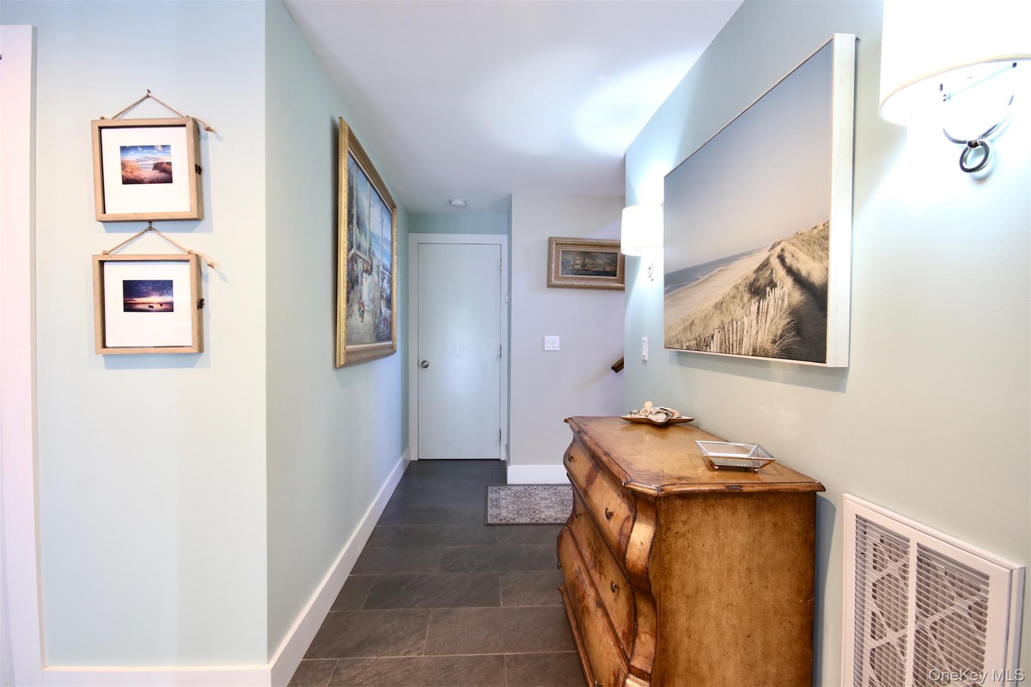 #20 photo, 28 Old Trail Road, מחוז סאפוק Water Mill , NY 11976