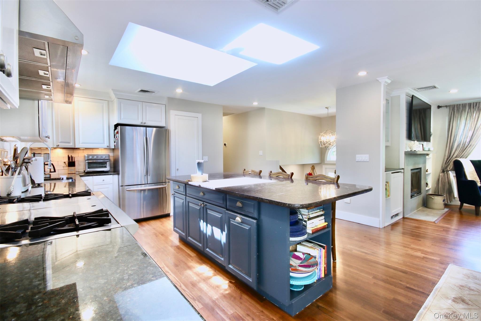 #4 photo, 28 Old Trail Road, מחוז סאפוק Water Mill , NY 11976