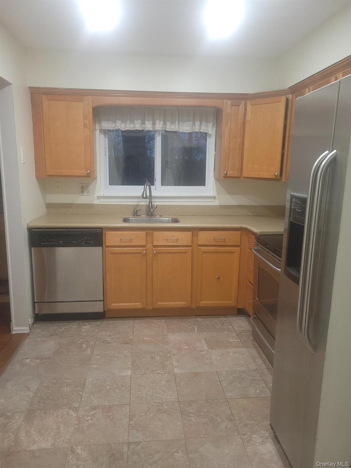 #9 photo, 111 Woodland Hills Road, White Plains , NY 10603