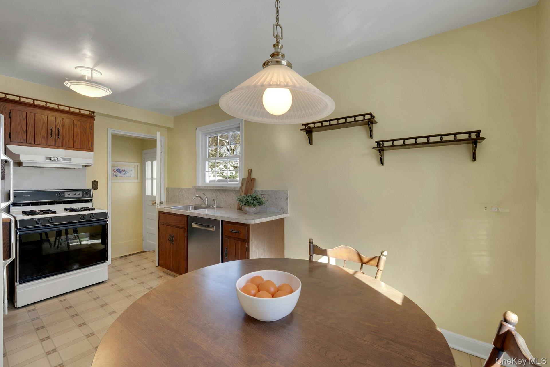 #6 photo, 20 Taft Lane, Ardsley , NY 10502