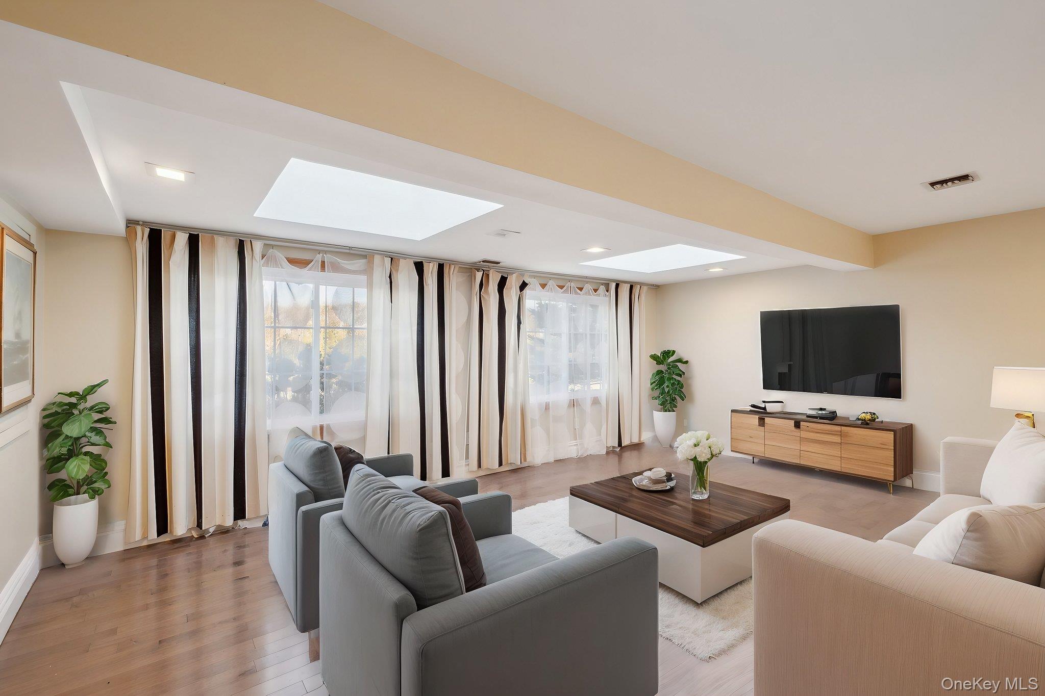 #5 photo, 1250 Harbor Road, Нассау ‖ Hewlett Harbor , NY 11557