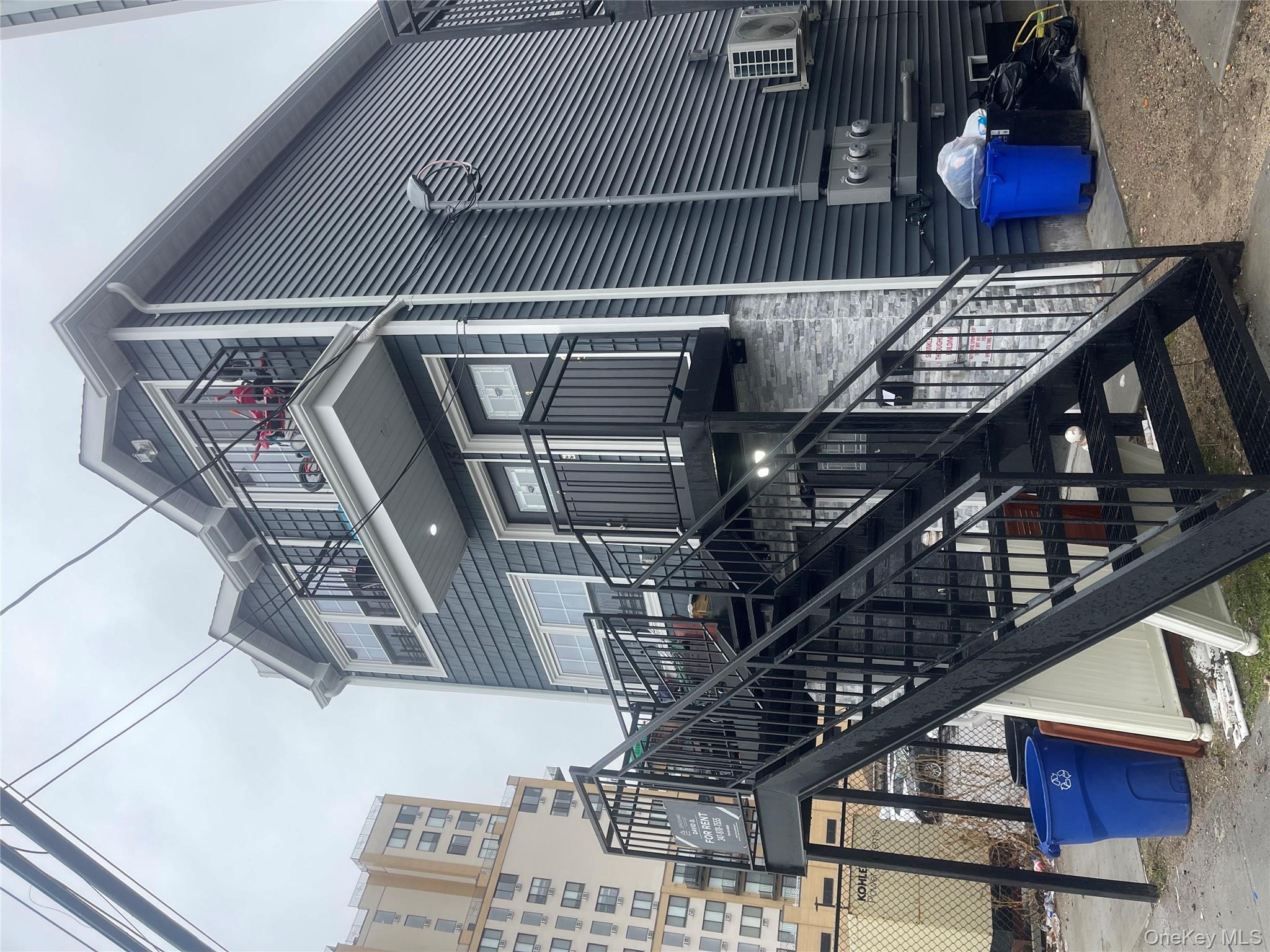 #2 photo, 157 Beach 25th, קווינס Far Rockaway , NY 11691