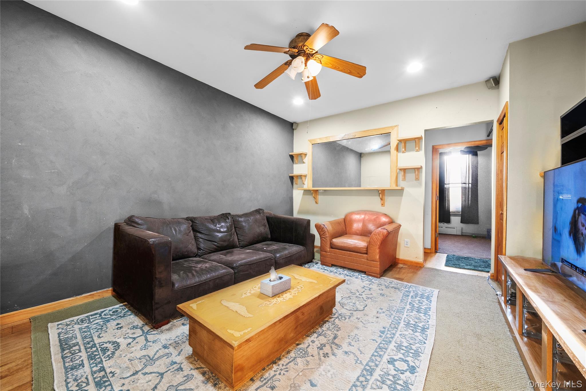 #11 photo, 73-35 71st Place, Glendale , NY 11385