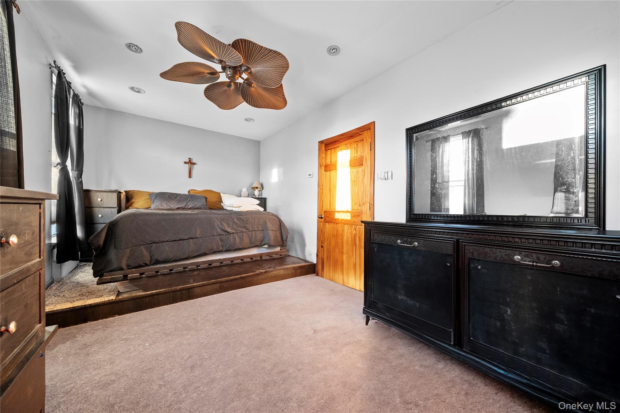 #12 photo, 73-35 71st Place, Glendale , NY 11385