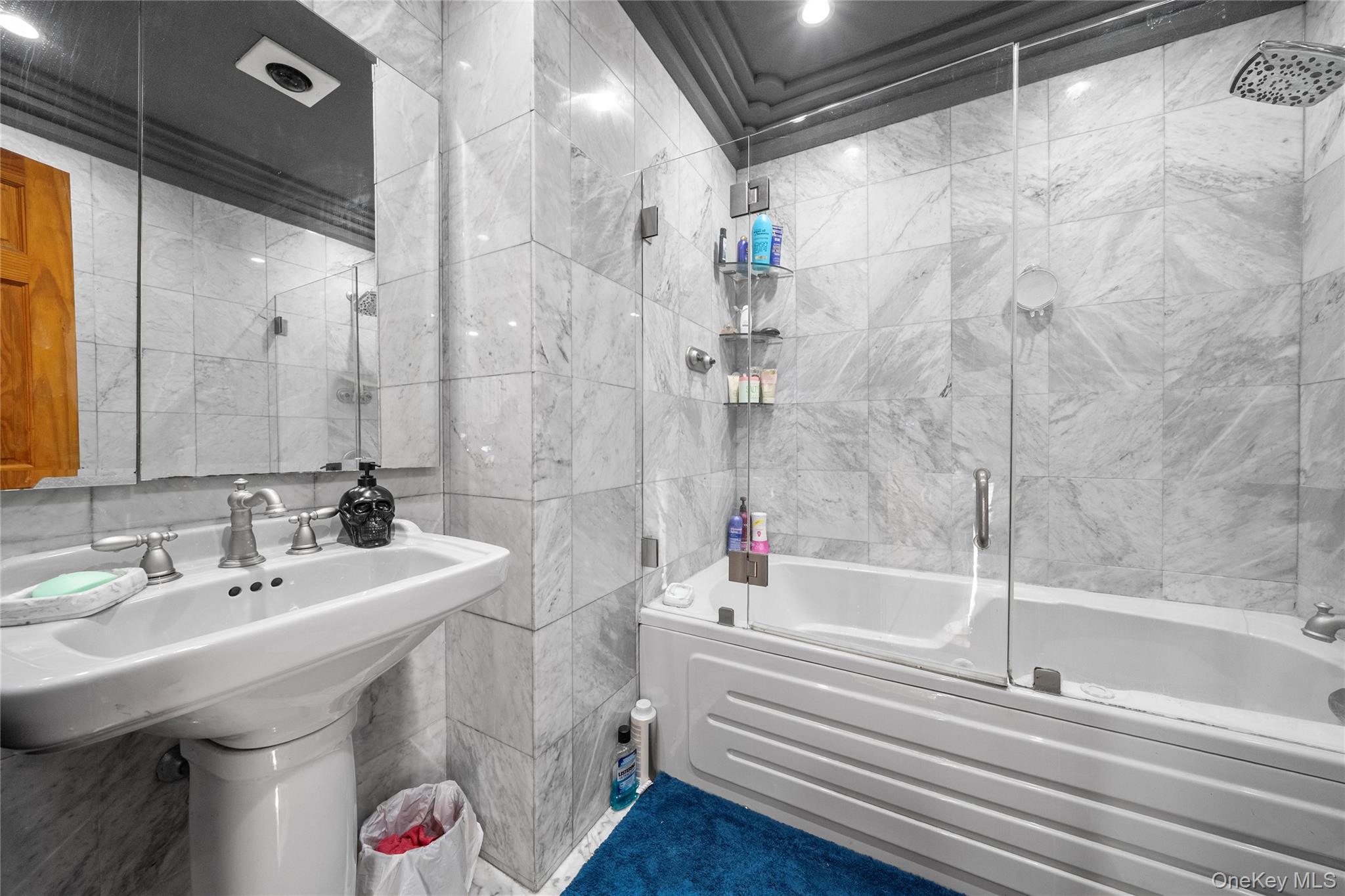 #15 photo, 73-35 71st Place, Glendale , NY 11385