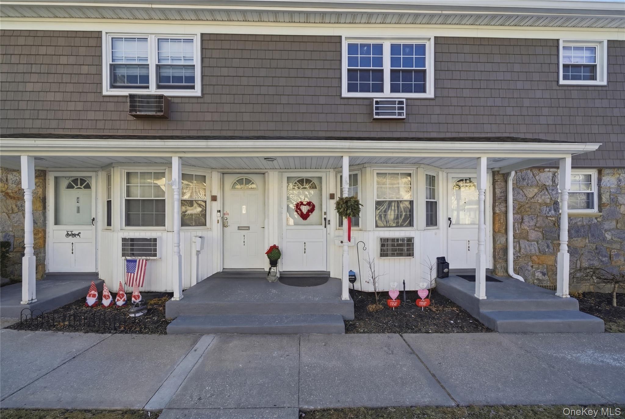 #1 photo, 4743 Wilshire Lane, Oakdale , NY 11769