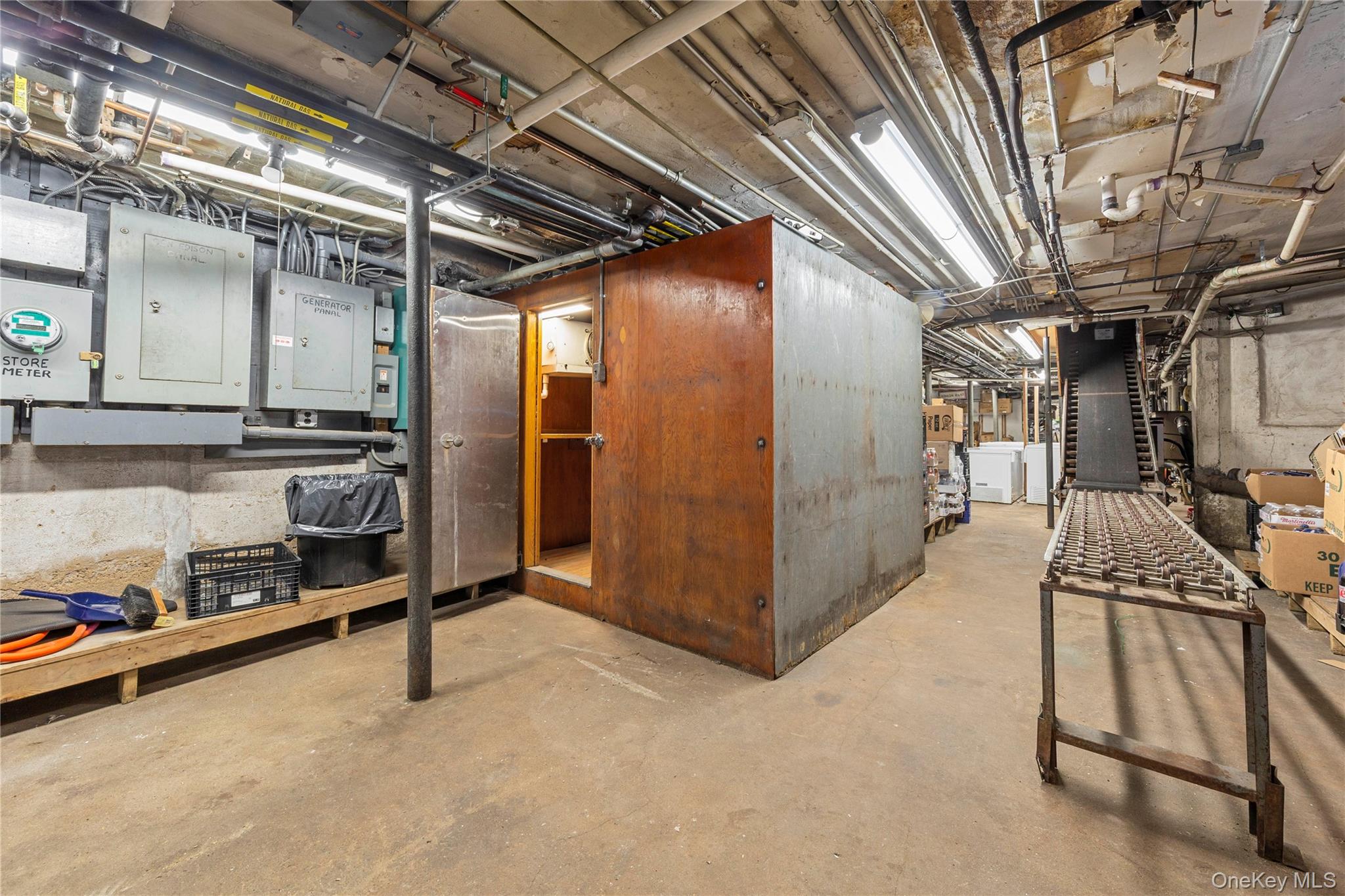 #8 photo, 94-12 Jamaica Avenue, Woodhaven , NY 11421