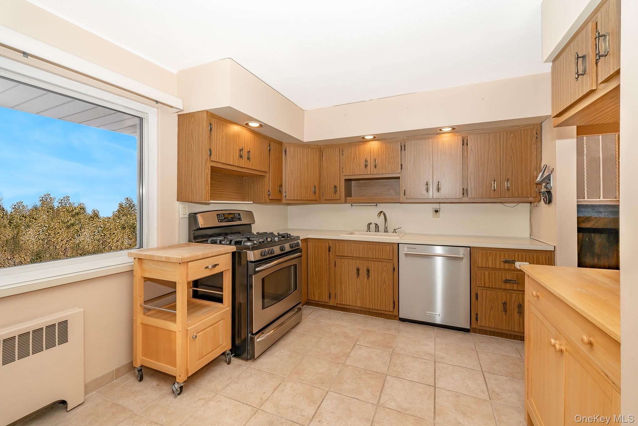 #15 photo, 4 Nottinghill Drive, Massapequa , NY 11758