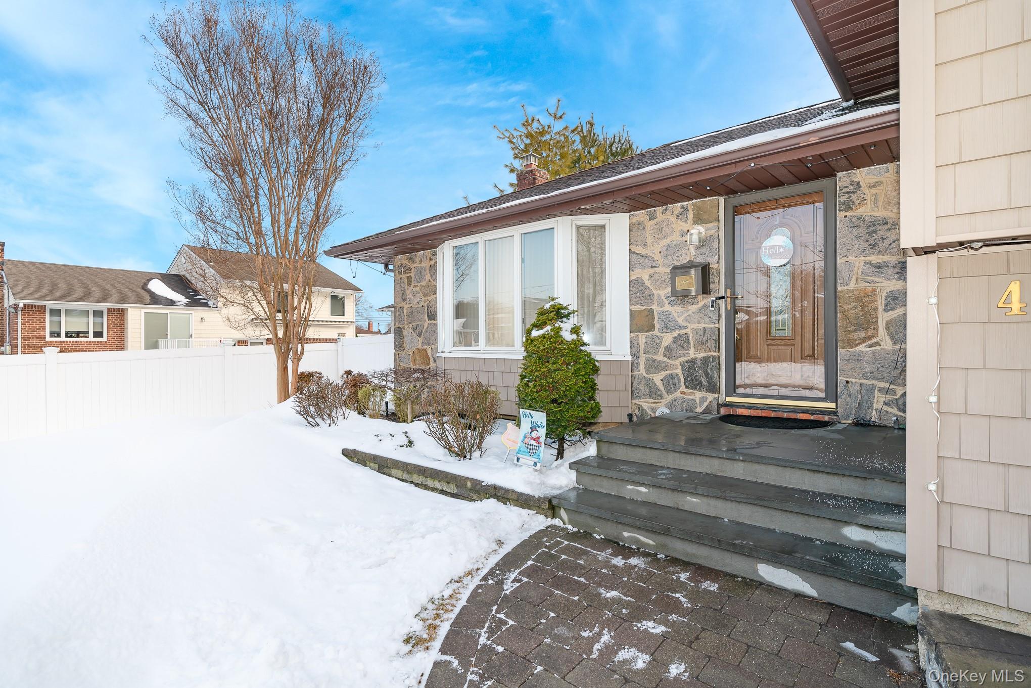 #2 photo, 4 Nottinghill Drive, Massapequa , NY 11758