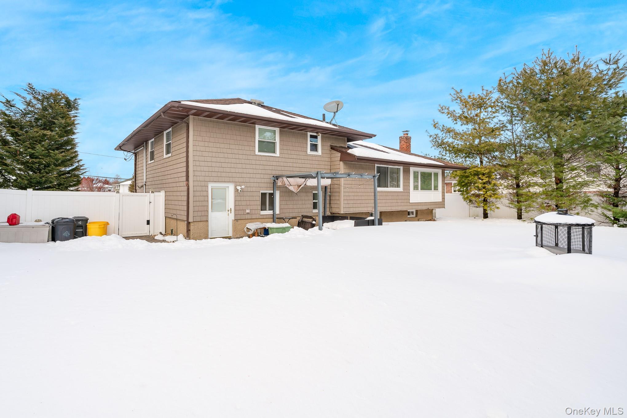 #6 photo, 4 Nottinghill Drive, Massapequa , NY 11758