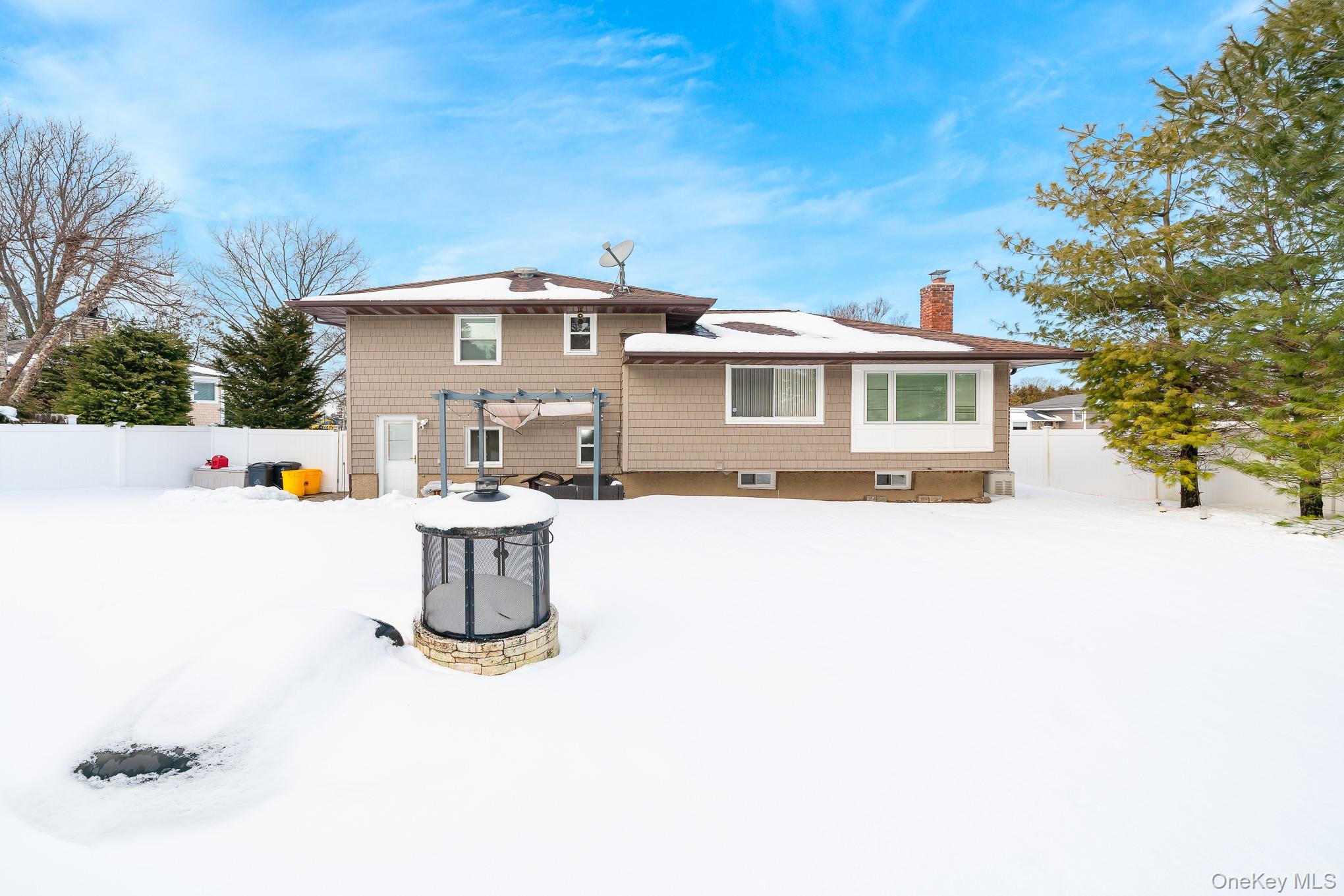 #7 photo, 4 Nottinghill Drive, Massapequa , NY 11758