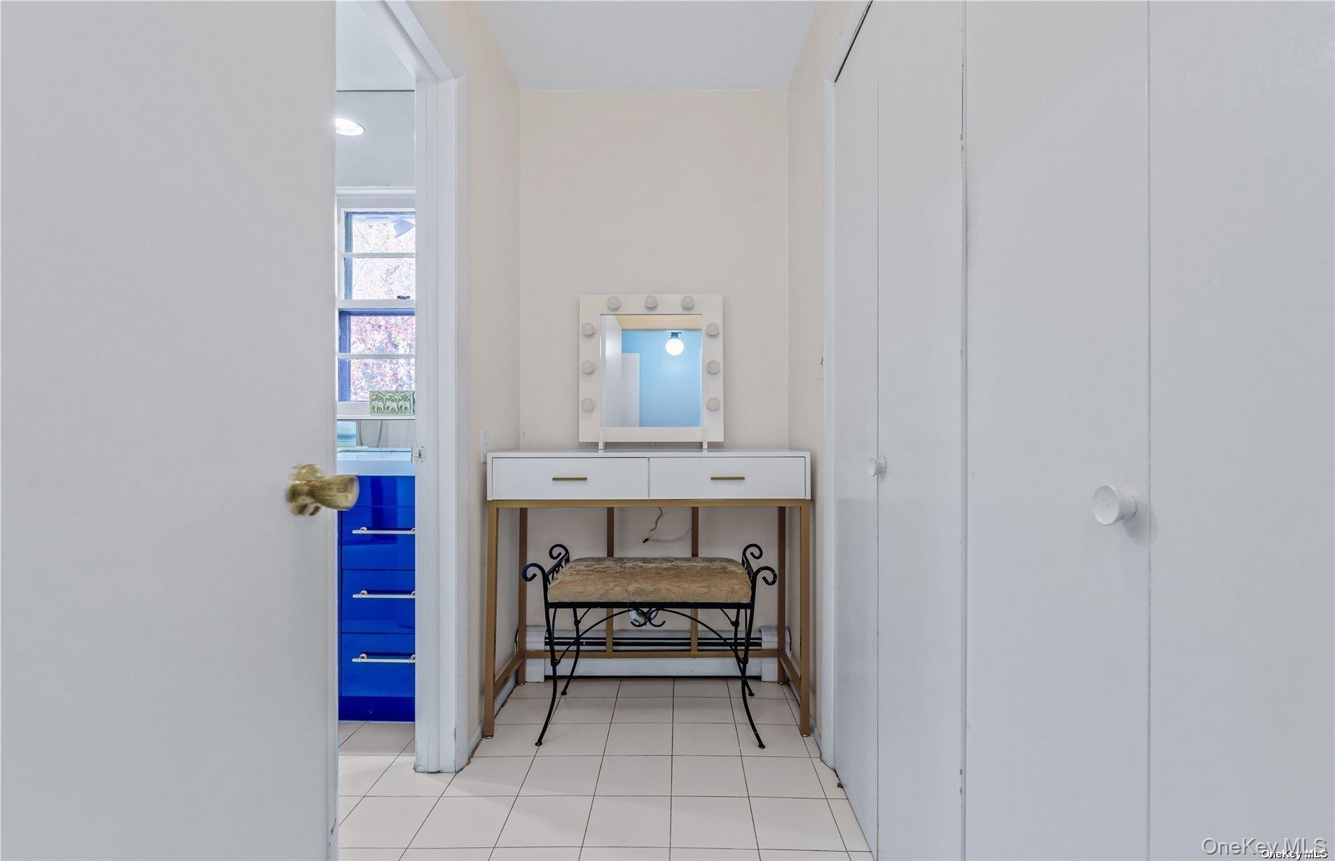 #19 photo, 75 Hicks Lane, Great Neck , NY 11024