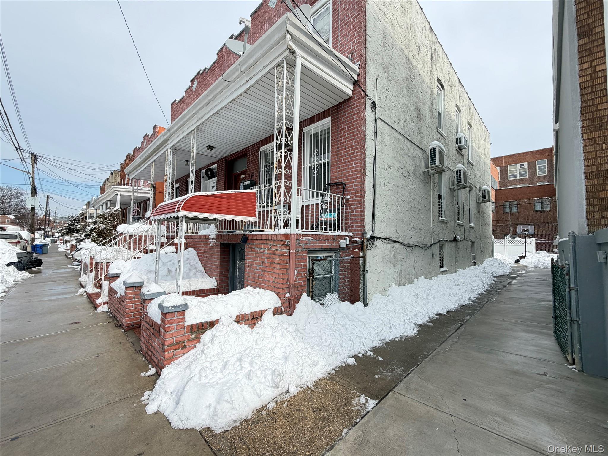 #3 photo, 54-35 69th Lane, كوينز Maspeth , NY 11378