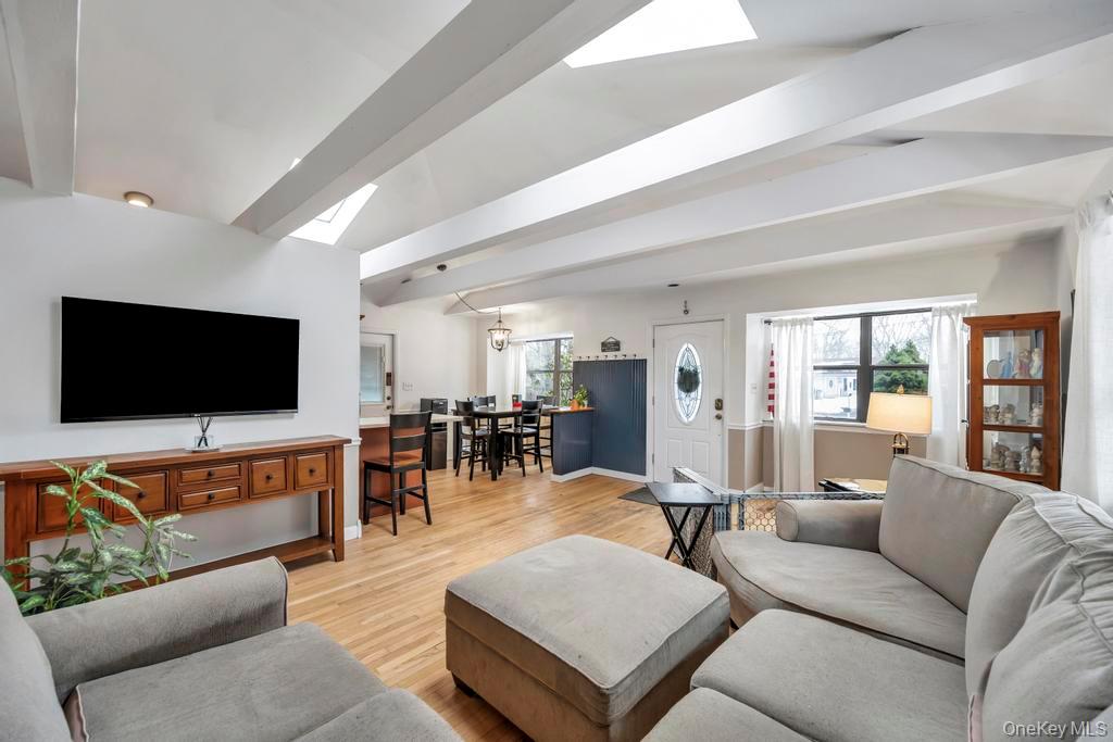 #10 photo, 427 Helene Avenue, Shirley , NY 11967