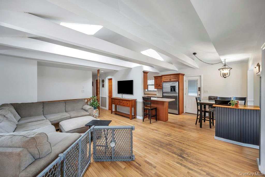 #11 photo, 427 Helene Avenue, Shirley , NY 11967