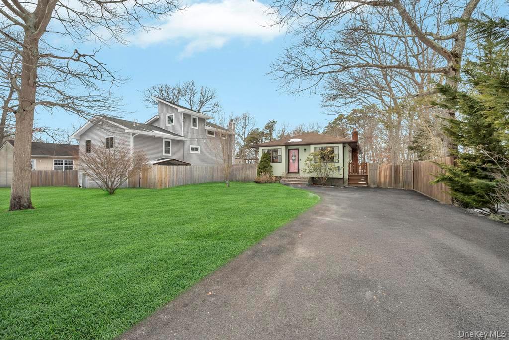 #2 photo, 427 Helene Avenue, Shirley , NY 11967