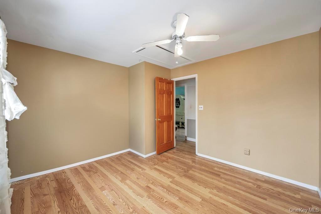 #20 photo, 427 Helene Avenue, Shirley , NY 11967