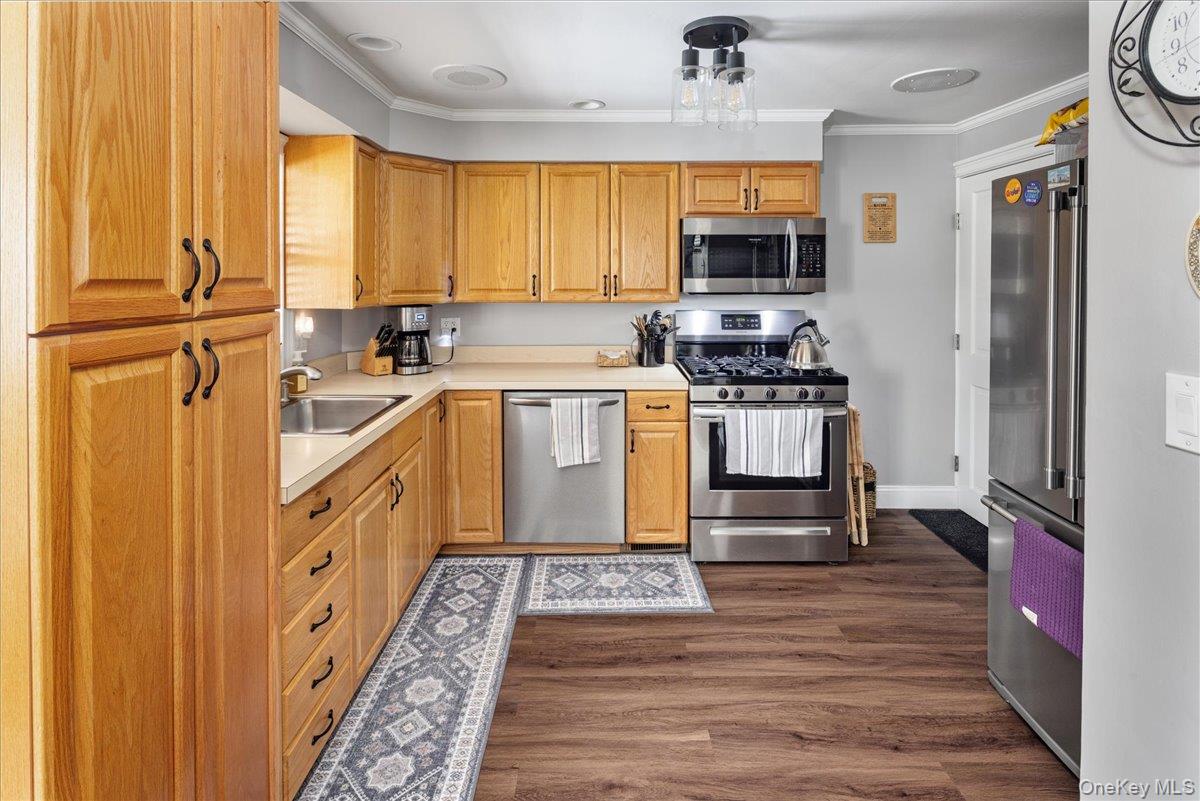 #13 photo, 170 Birch Hill Road, Locust Valley , NY 11560