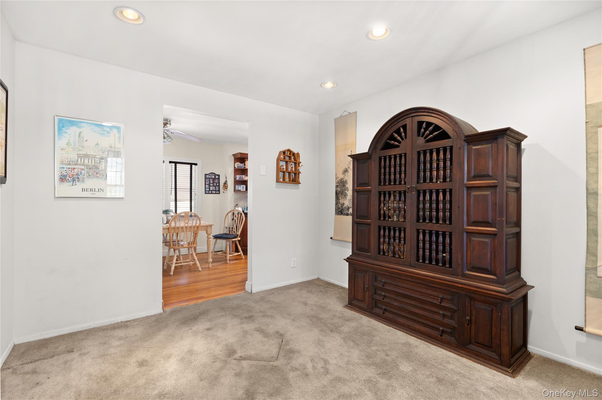 #14 photo, 24 King Avenue, Melville , NY 11747