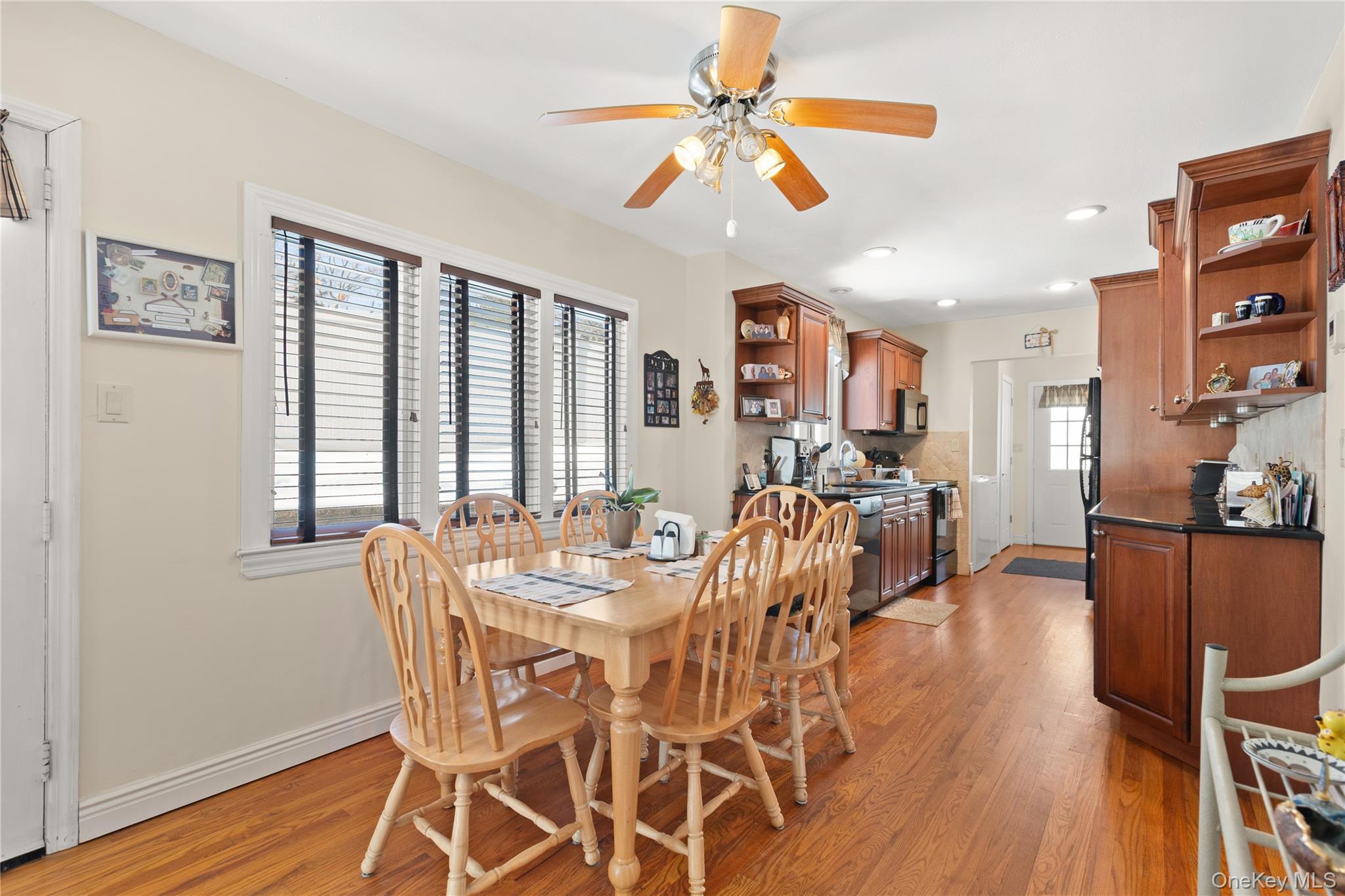 #16 photo, 24 King Avenue, Melville , NY 11747