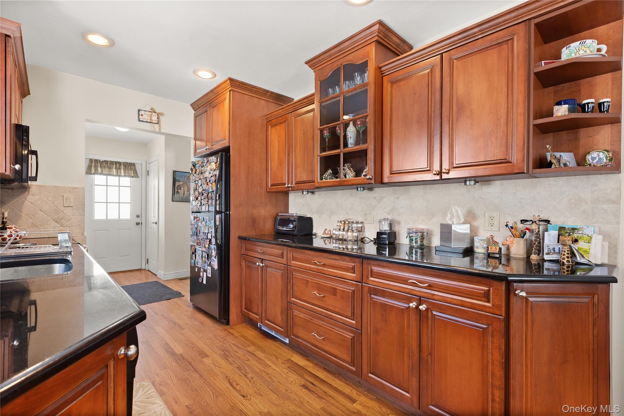 #17 photo, 24 King Avenue, Melville , NY 11747