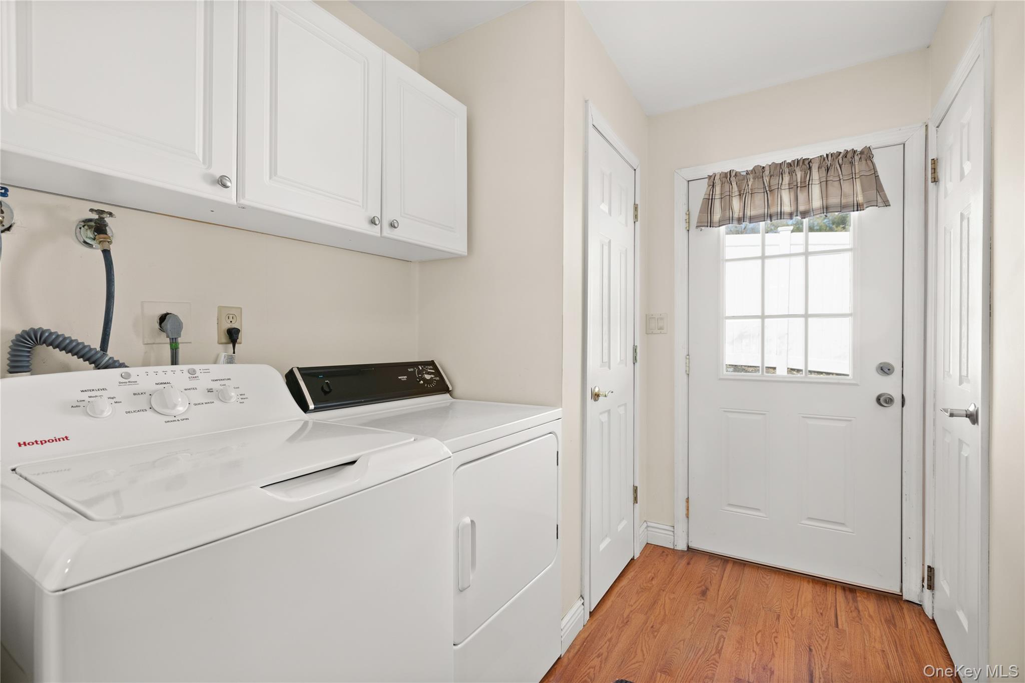 #19 photo, 24 King Avenue, Melville , NY 11747