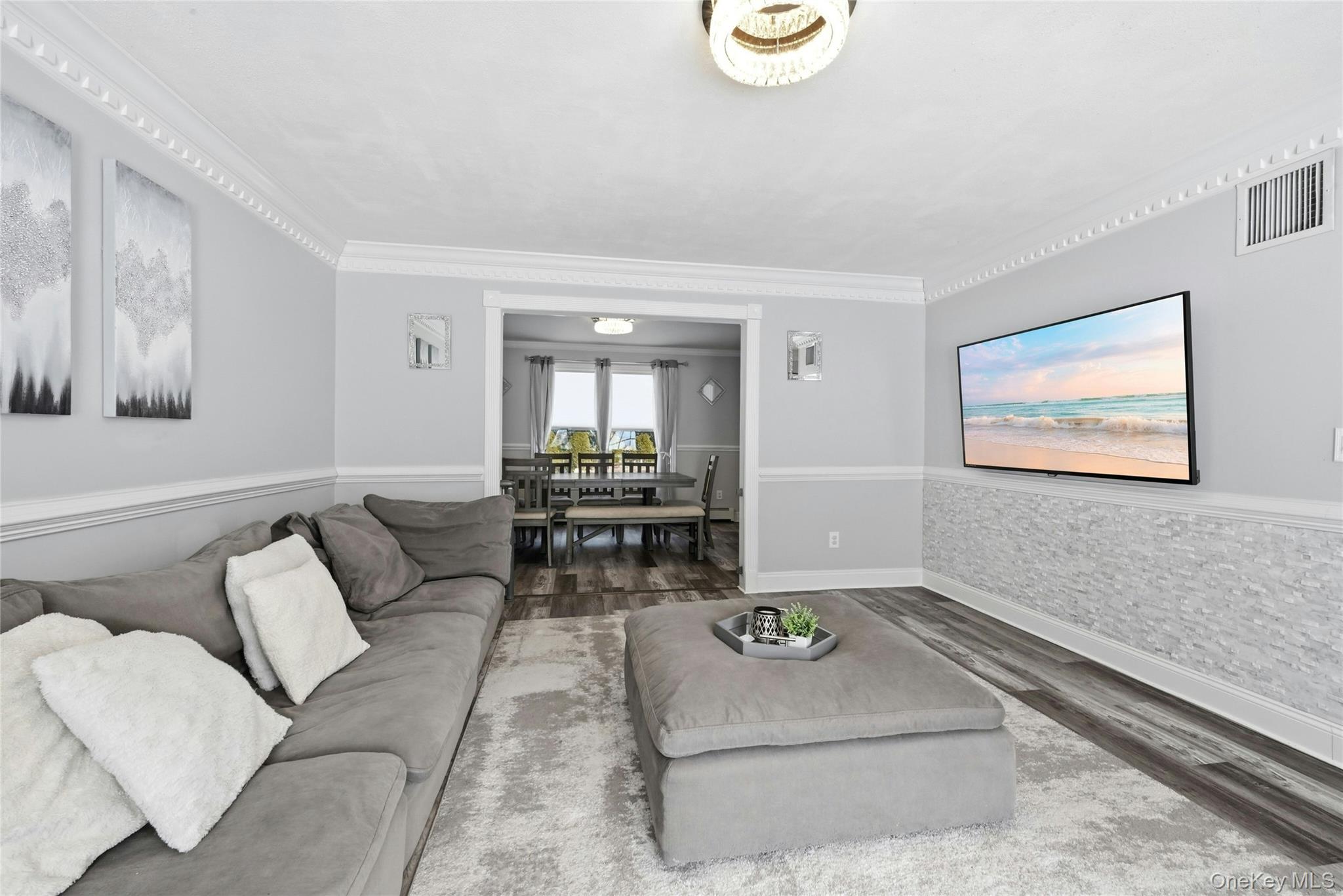 #18 photo, 7 Harwood Way, Coram , NY 11727