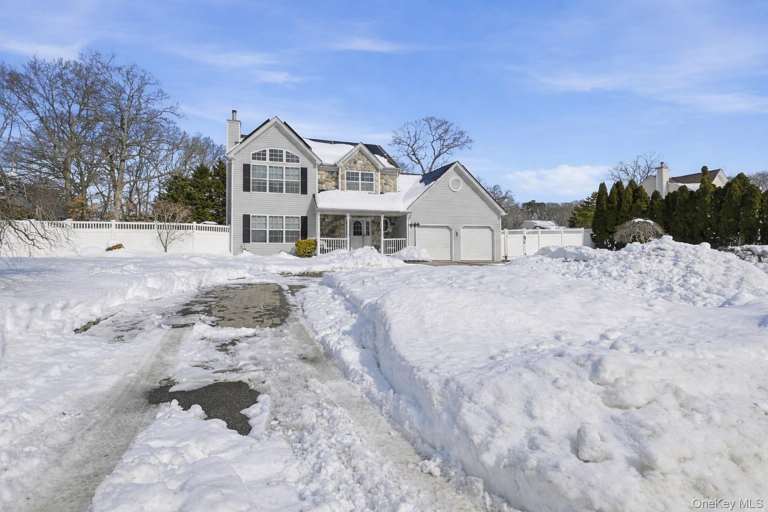 #4 photo, 7 Harwood Way, Coram , NY 11727