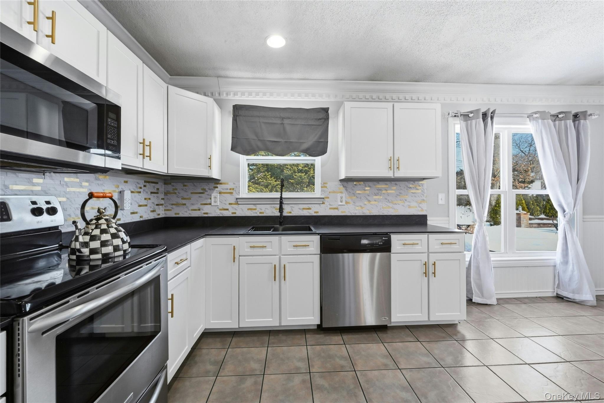 #8 photo, 7 Harwood Way, Coram , NY 11727