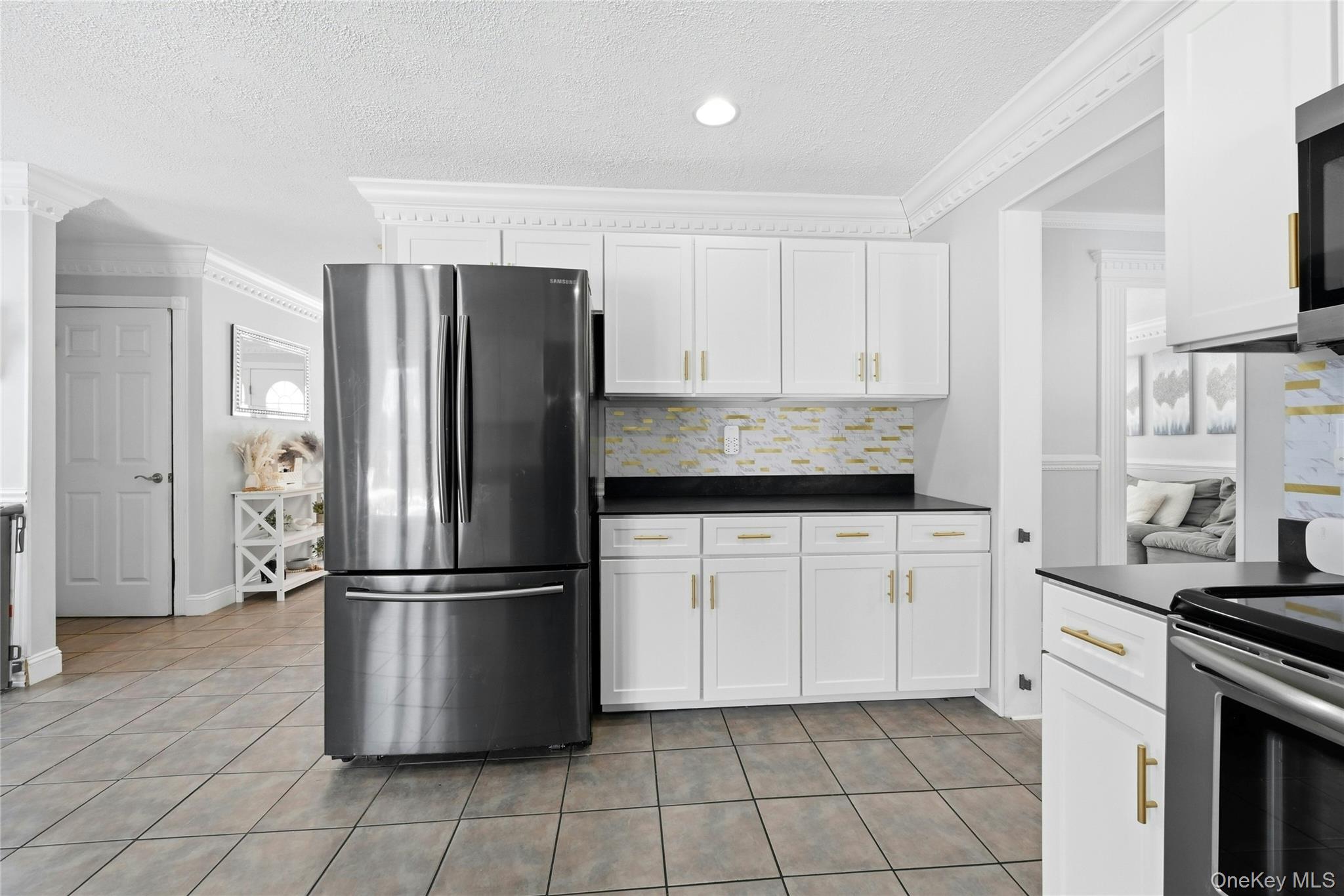 #9 photo, 7 Harwood Way, Coram , NY 11727