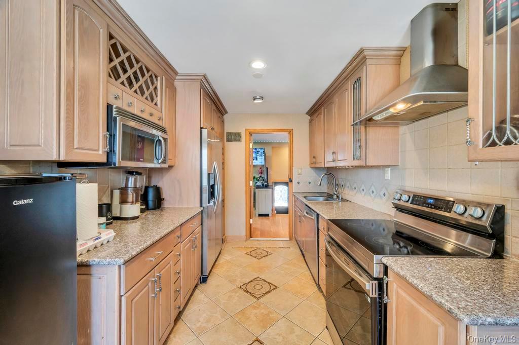 #10 photo, 2 Valley Greens Drive, Valley Stream , NY 11581