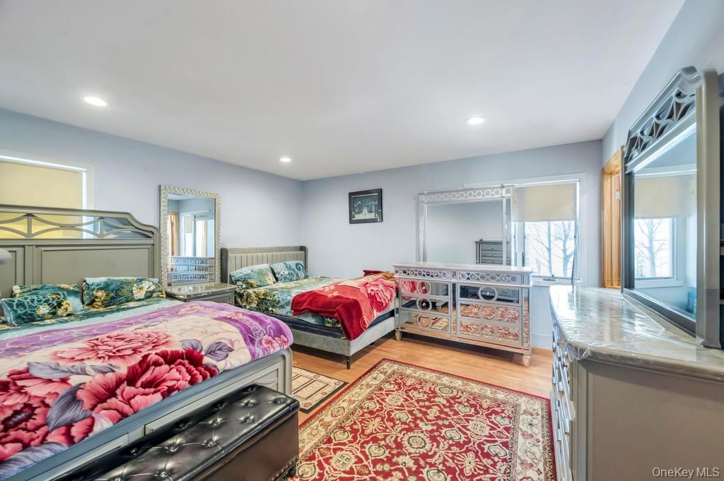 #11 photo, 2 Valley Greens Drive, Valley Stream , NY 11581