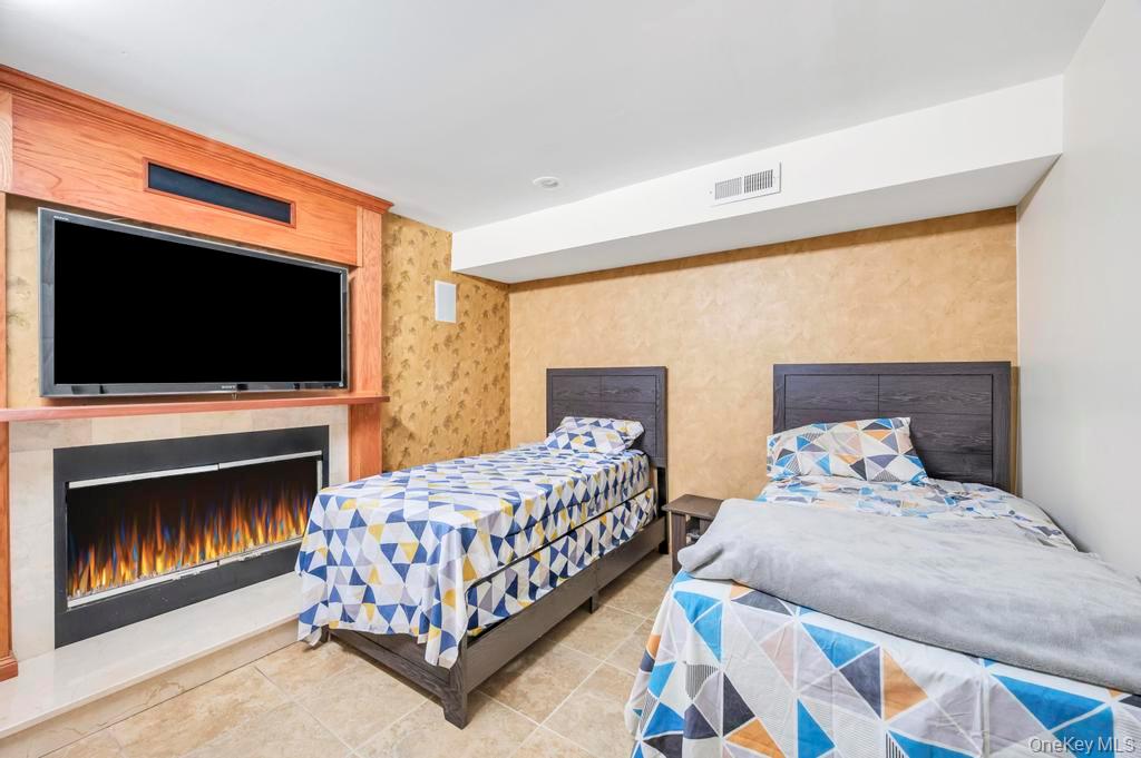 #14 photo, 2 Valley Greens Drive, Valley Stream , NY 11581