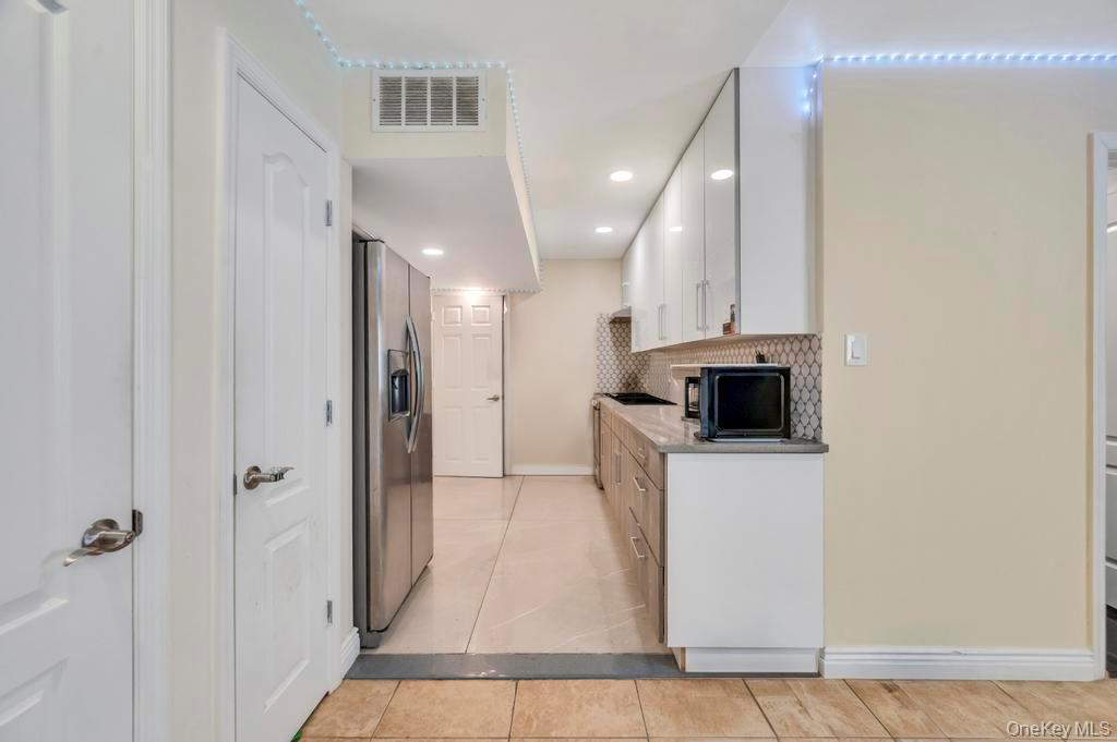 #18 photo, 2 Valley Greens Drive, Valley Stream , NY 11581