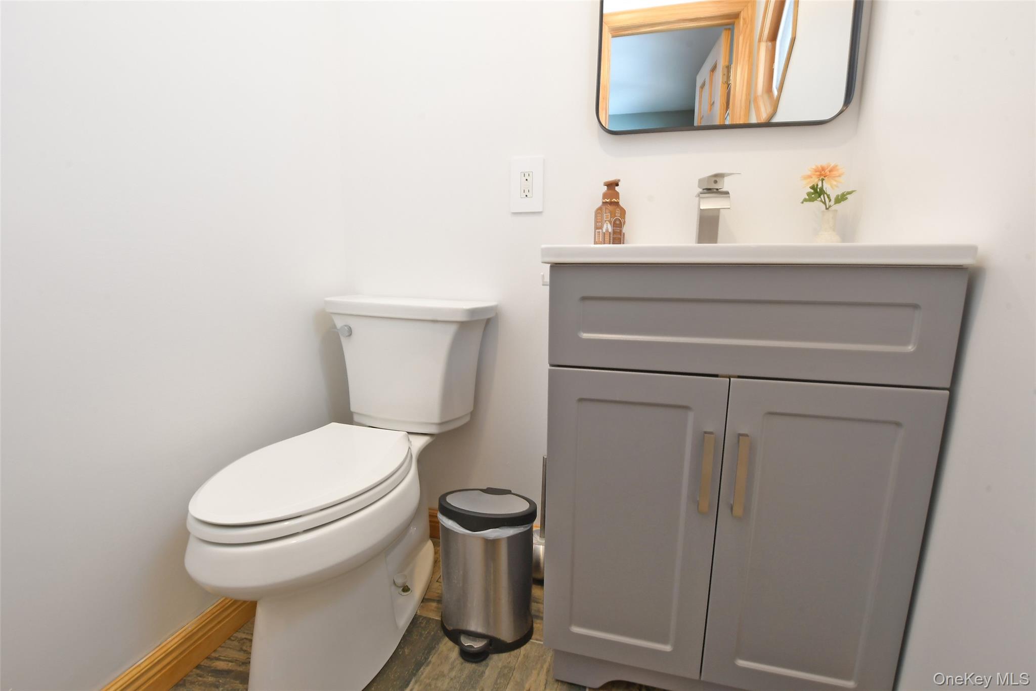 #6 photo, 11 Reynolds Road, Shoreham , NY 11786