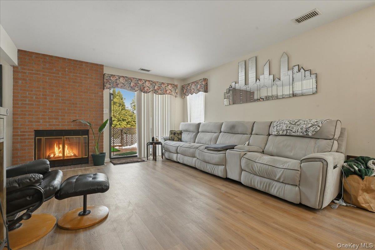 #12 photo, 31 Stanford Court, Wantagh , NY 11793