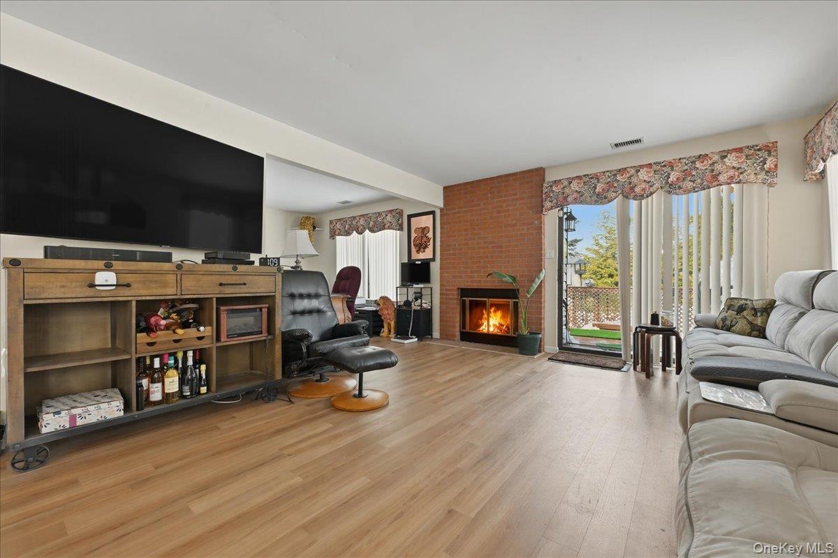 #13 photo, 31 Stanford Court, Wantagh , NY 11793