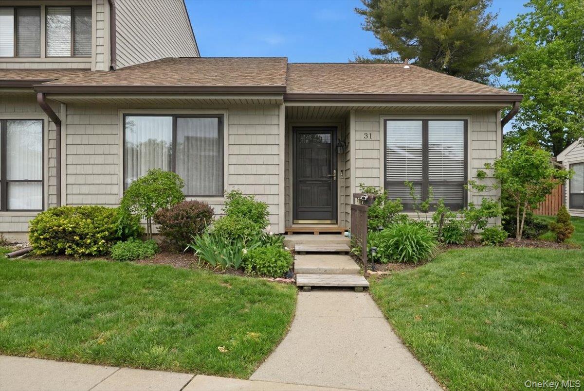 #2 photo, 31 Stanford Court, Wantagh , NY 11793