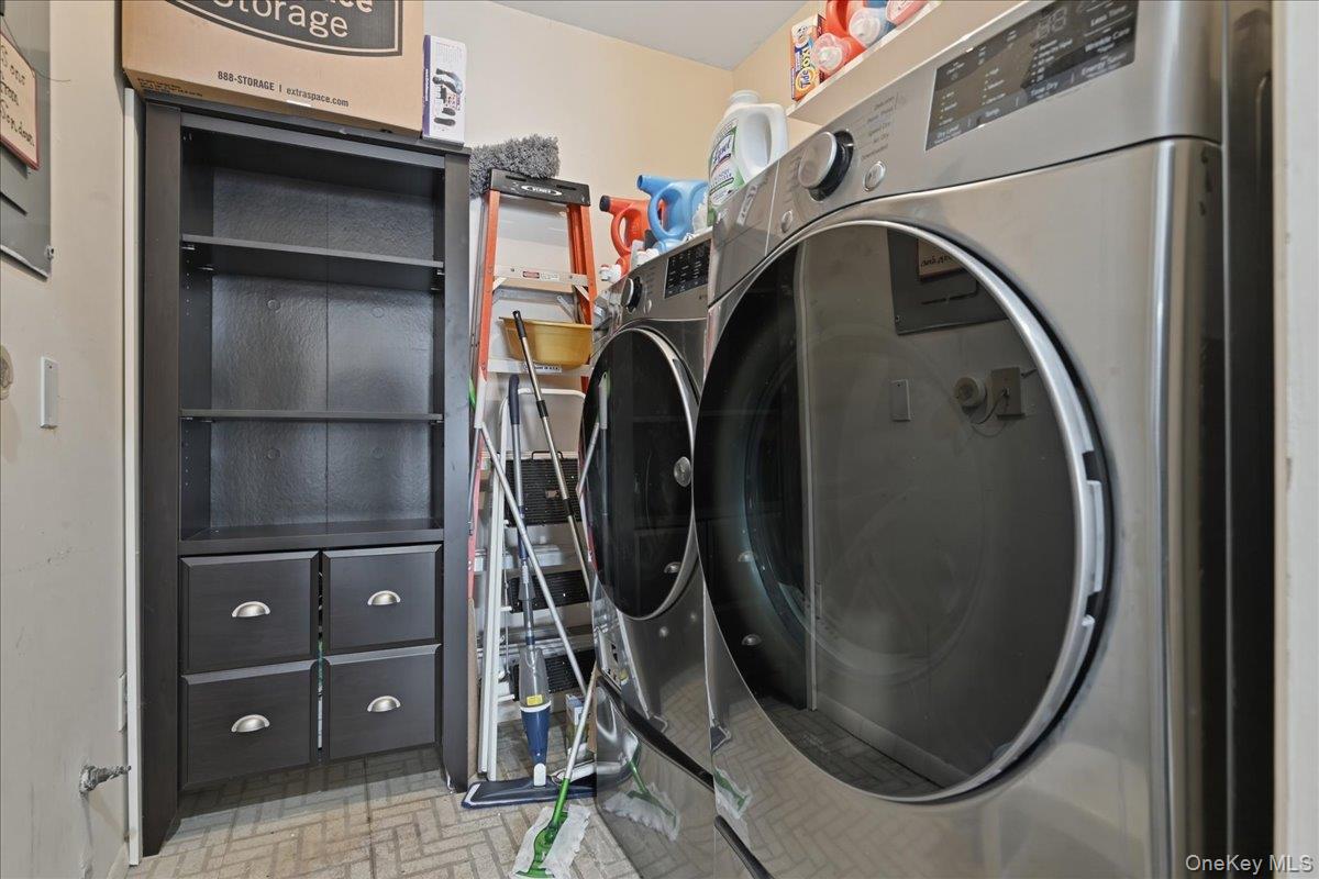 #20 photo, 31 Stanford Court, Wantagh , NY 11793