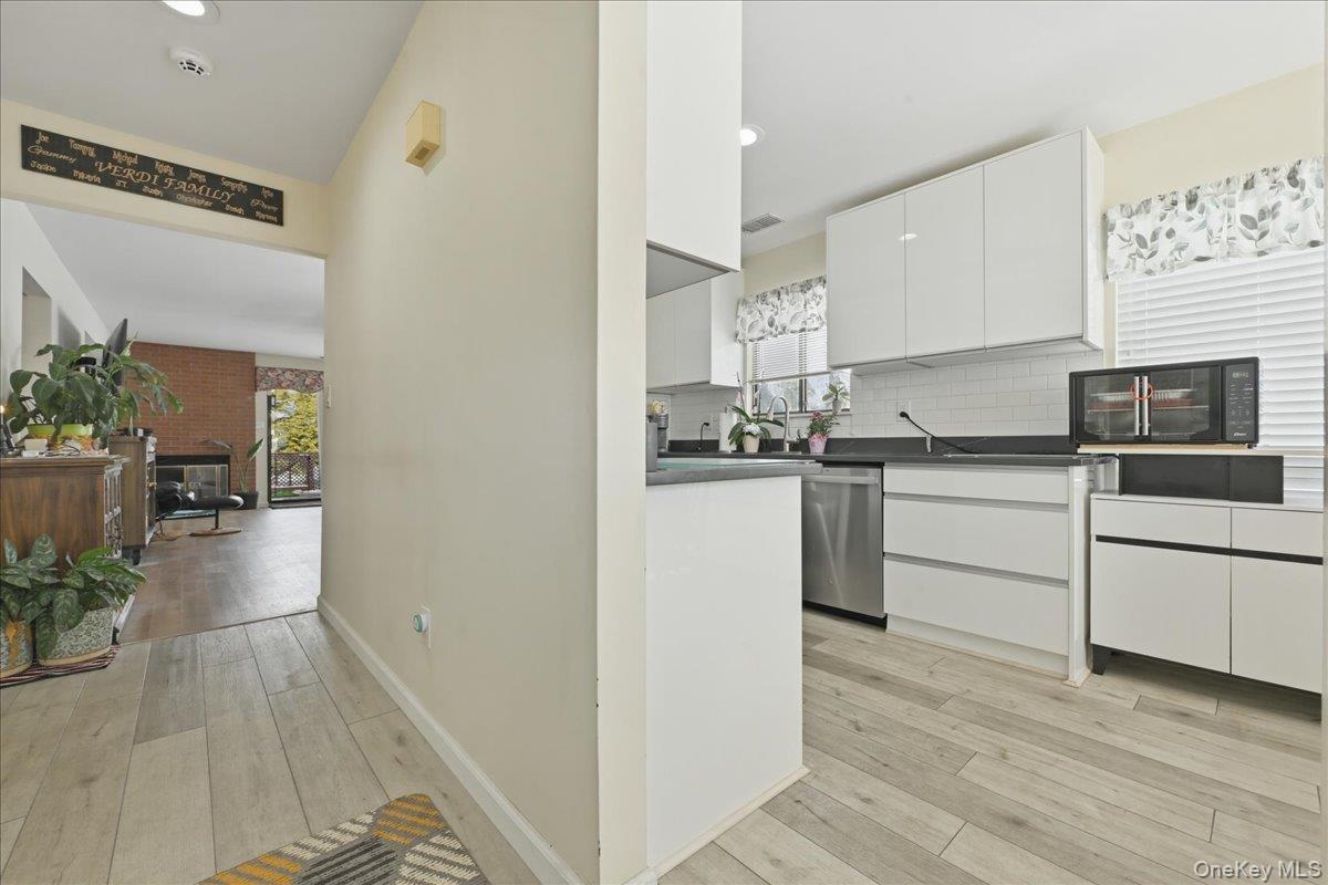 #4 photo, 31 Stanford Court, Wantagh , NY 11793