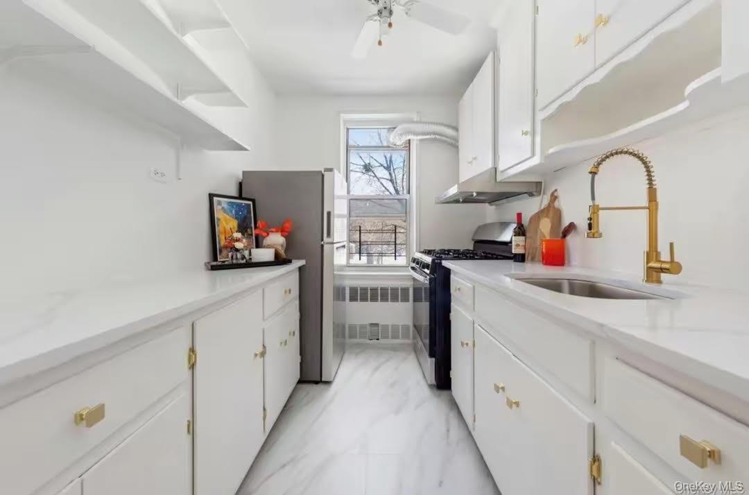 #1 photo, 3304 93rd Street, 뉴욕퀸즈 Jackson Heights , NY 11372