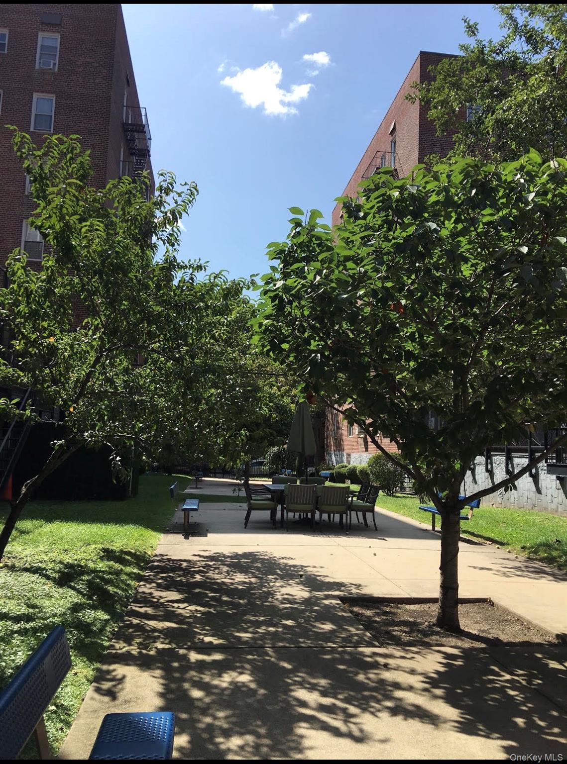 #12 photo, 3304 93rd Street, 뉴욕퀸즈 Jackson Heights , NY 11372