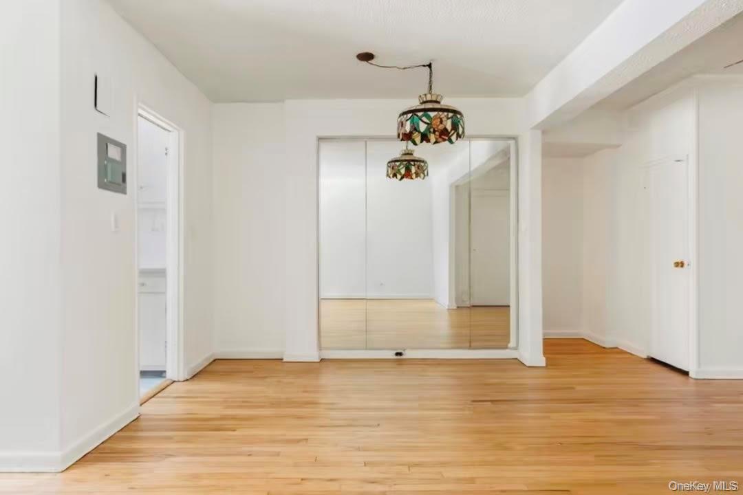 #5 photo, 3304 93rd Street, 뉴욕퀸즈 Jackson Heights , NY 11372