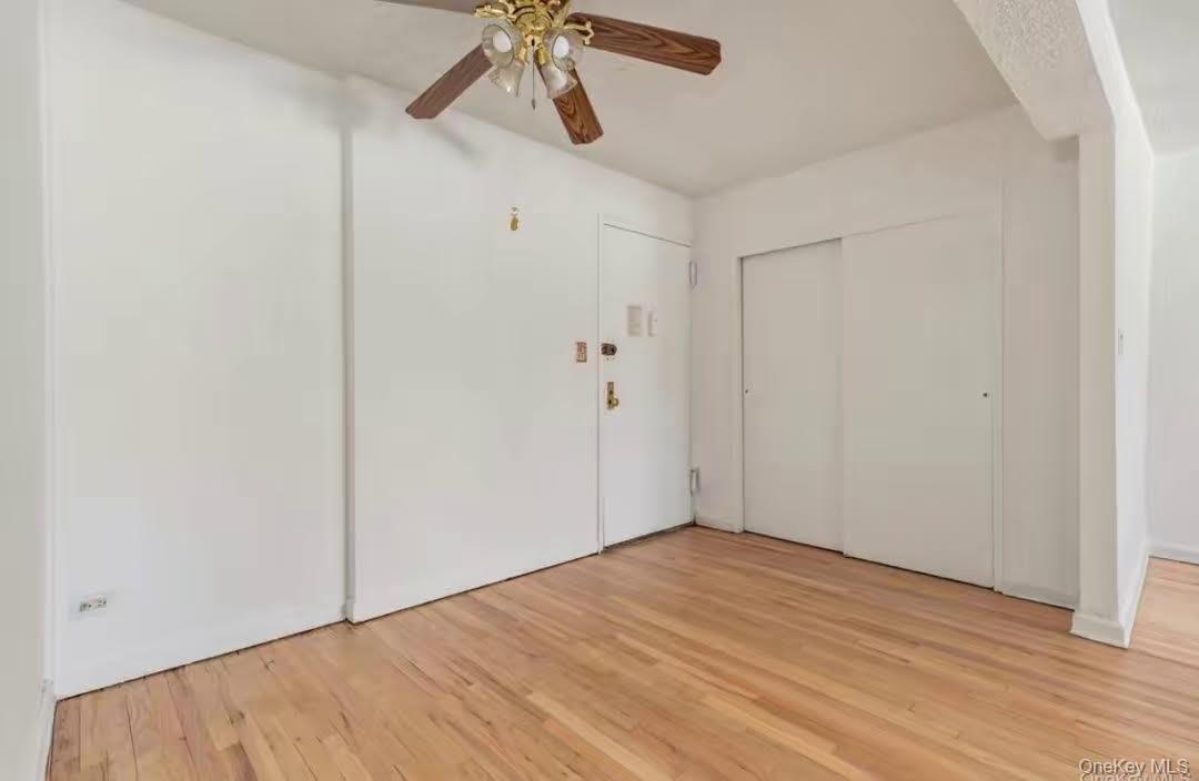 #6 photo, 3304 93rd Street, 뉴욕퀸즈 Jackson Heights , NY 11372