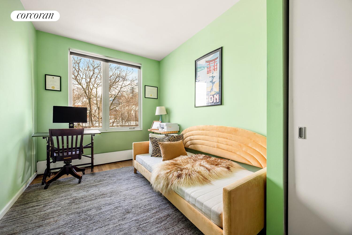 #8 photo, 109 3RD Street, ब्रुकलीन Carroll Gardens , NY 11231