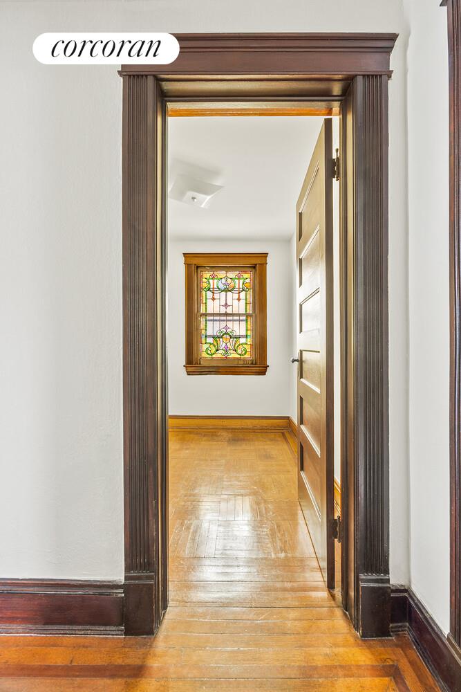 #12 photo, 706 E 18TH Street, הברונקס Ditmas Park , NY 11230