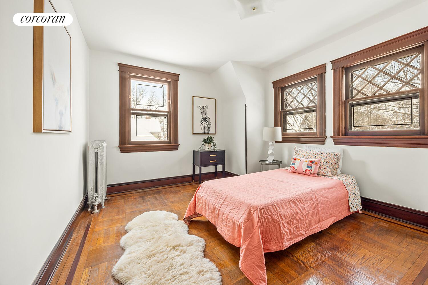 #15 photo, 706 E 18TH Street, הברונקס Ditmas Park , NY 11230