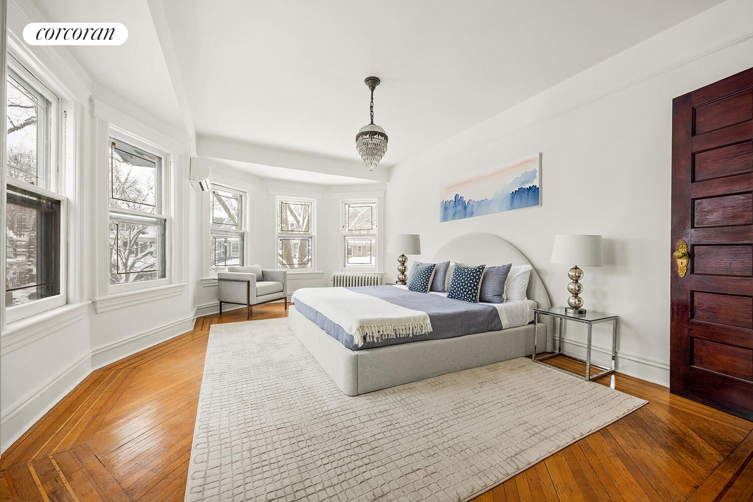 #9 photo, 706 E 18TH Street, הברונקס Ditmas Park , NY 11230