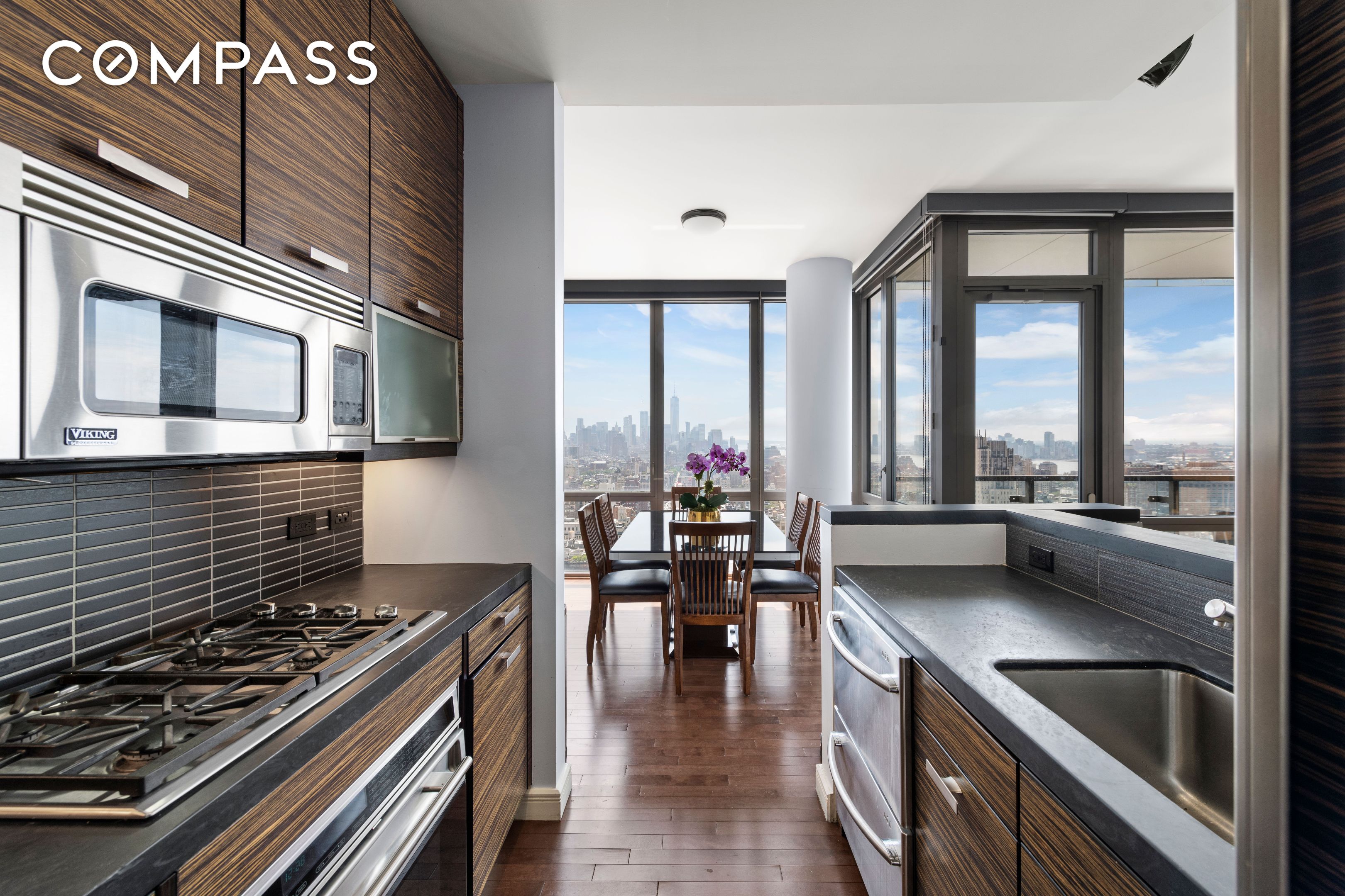 #5 photo, 101 W 24th Street, Chelsea , NY 10011