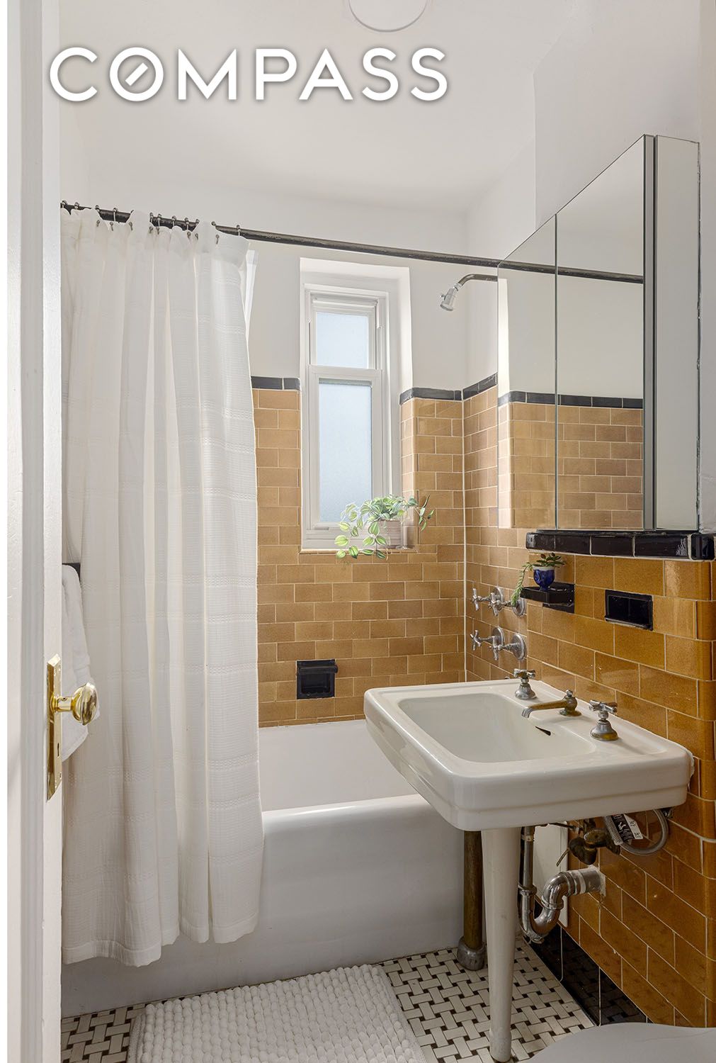 #9 photo, 233 W 99th Street, 맨해튼 Upper West Side , NY 10025